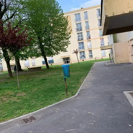 Une Chambre Simple Confortable Avec Acces Direct Aeroport D'Orly Exterior foto